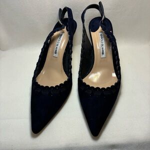 Manolo Blahnik Navy Suede Scalloped Slingback Pumps Size 41 EU
